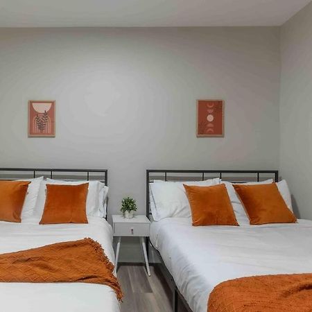 Pumpkin Premise By Airport, 5 Beds, Sleeps 8, Book 7 Days, Get 20 Percent Off Lägenhet Newark Exteriör bild