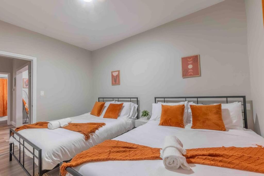 Pumpkin Premise By Airport, 5 Beds, Sleeps 8, Book 7 Days, Get 20 Percent Off Lägenhet Newark Exteriör bild