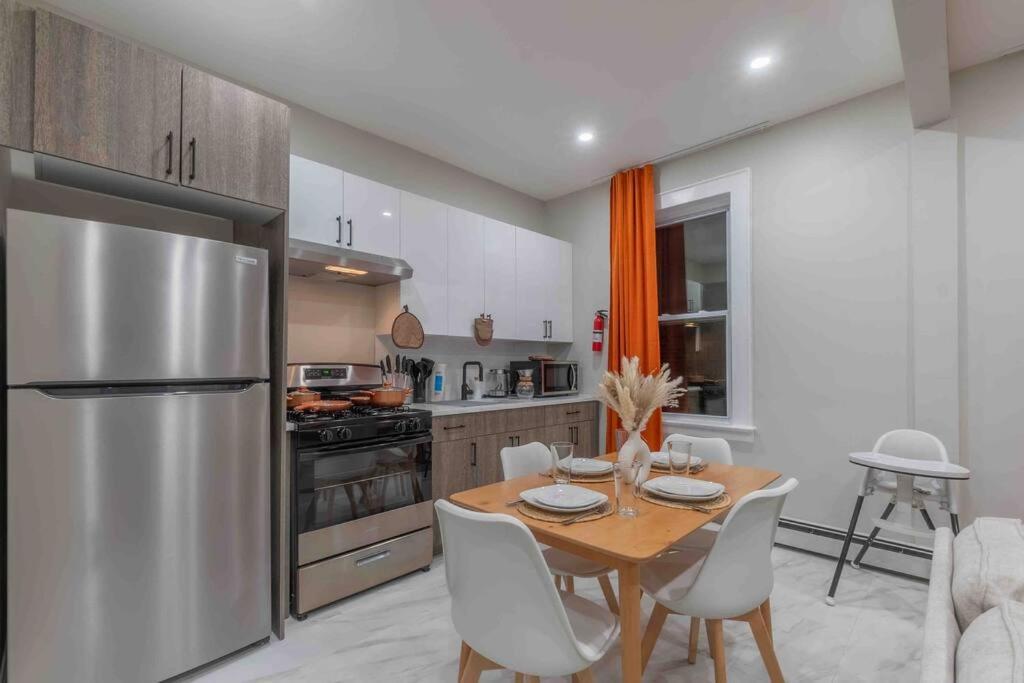 Pumpkin Premise By Airport, 5 Beds, Sleeps 8, Book 7 Days, Get 20 Percent Off Lägenhet Newark Exteriör bild